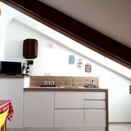 La Mansarda Delle Mongolfiere Apartment *